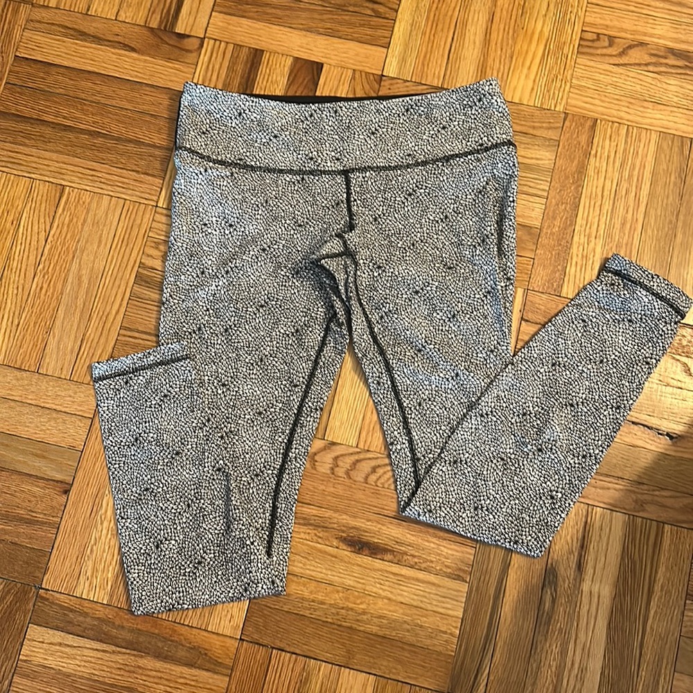 Lululemon US Size 10 Wunder Under Black & White Floral Leggings In Plush Petal